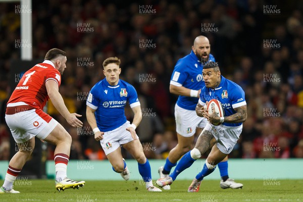160324 - Wales v Italy - Guinness Six Nations - Monty Ioane of Italy looks for a gap
