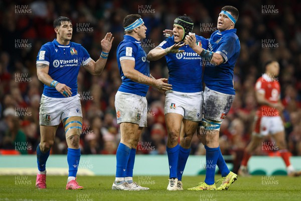 160324 - Wales v Italy - Guinness Six Nations - Italy celebrate a turnover