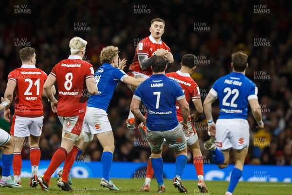 160324 - Wales v Italy - Guinness Six Nations - Cameron Winnett of Wales takes a high ball