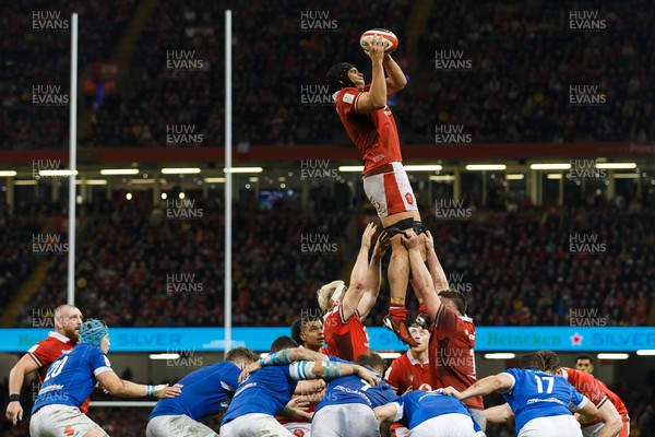160324 - Wales v Italy - Guinness Six Nations - Dafydd Jenkins of Wales wins a lineout