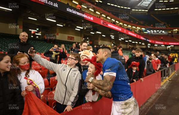 160324 - Wales v Italy - Guinness Six Nations - Monty Ioane of Italy poses for a selfie