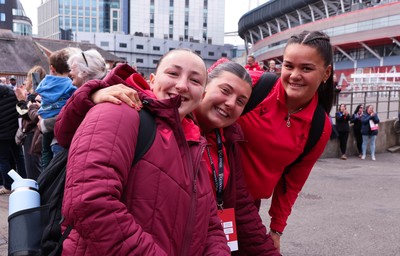 170526 - Wales v Italy, 2026 Guinness Women’s 6 Nations - Kendall Waudby of Wales, Stella Orrin of Wales and Jorja Aiono of Wales arrive at the stadium