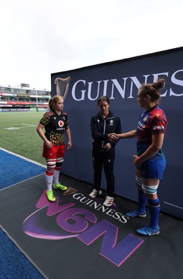 170526 - Wales v Italy, 2026 Guinness Women’s 6 Nations - Wales Captain Bethan Lewis of Wales with Elisa Giordano of Italy at the coin toss