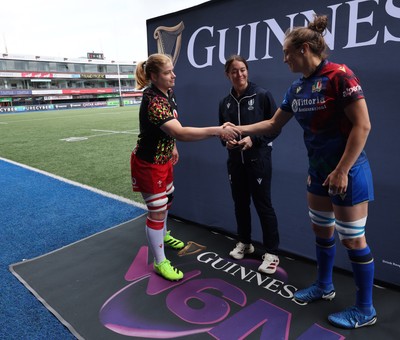 170526 - Wales v Italy, 2026 Guinness Women’s 6 Nations - Wales Captain Bethan Lewis of Wales with Elisa Giordano of Italy at the coin toss