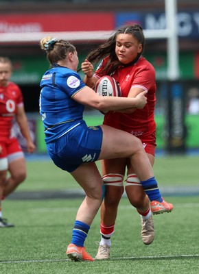170526 - Wales v Italy, 2026 Guinness Women’s 6 Nations - Jorja Aiono of Wales charges through the Italian defence