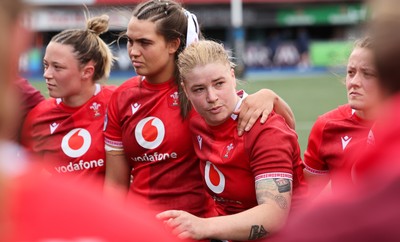 170526 - Wales v Italy, 2026 Guinness Women’s 6 Nations - Bethan Lewis of Wales speaks to the team at the end of the match