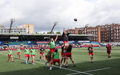170526 - Wales v Italy, 2026 Guinness Women’s 6 Nations - Wales warm up ahead of the match