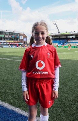170526 - Wales v Italy, 2026 Guinness Women’s 6 Nations -  Match mascot a head of the game