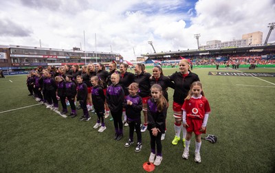170526 - Wales v Italy, 2026 Guinness Women’s 6 Nations - The Wales team line up for the anthems ahead of the match