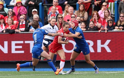 170526 - Wales v Italy, 2026 Guinness Women’s 6 Nations - Jasmine Joyce of Wales looks to attack