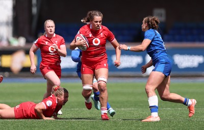 170526 - Wales v Italy, 2026 Guinness Women’s 6 Nations - Natalia John of Wales charges forward