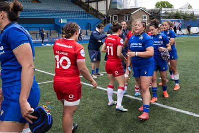 170526 - Wales v Italy, 2026 Guinness Women’s 6 Nations - Players congratulate each other at the end of the match