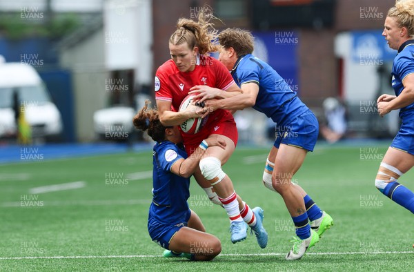 170526 - Wales v Italy, 2026 Guinness Women’s 6 Nations - Carys Cox of Wales charges through the Italian defence
