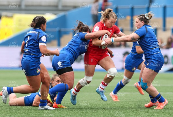 170526 - Wales v Italy, 2026 Guinness Women’s 6 Nations - Carys Cox of Wales charges through the Italian defence