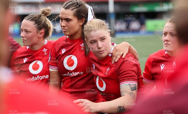 170526 - Wales v Italy, 2026 Guinness Women’s 6 Nations - Bethan Lewis of Wales speaks to the team at the end of the match