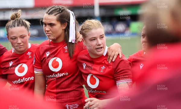 170526 - Wales v Italy, 2026 Guinness Women’s 6 Nations - Bethan Lewis of Wales speaks to the team at the end of the match