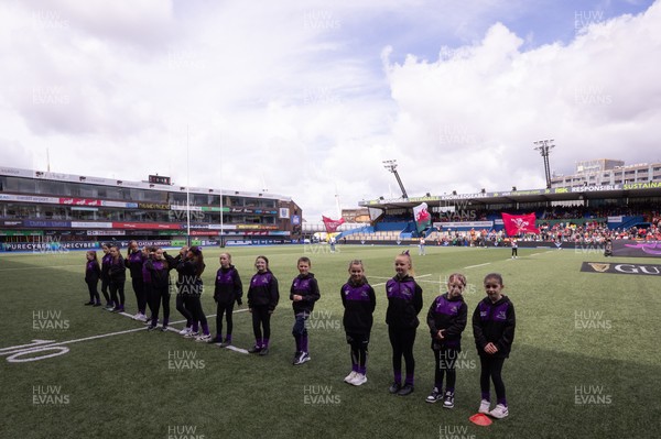 170526 - Wales v Italy, 2026 Guinness Women’s 6 Nations -  Match guard of honour