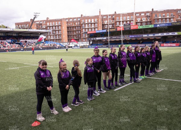 170526 - Wales v Italy, 2026 Guinness Women’s 6 Nations -  Match guard of honour