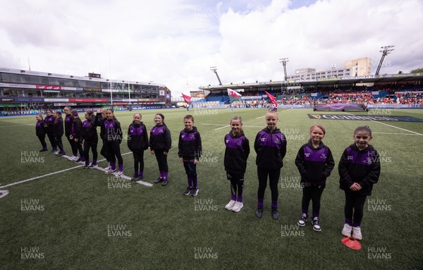 170526 - Wales v Italy, 2026 Guinness Women’s 6 Nations -  Match guard of honour
