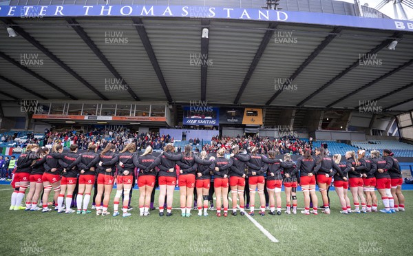 170526 - Wales v Italy, 2026 Guinness Women’s 6 Nations - The Wales team line up for the anthems ahead of the match