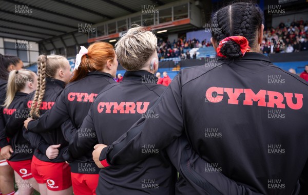 170526 - Wales v Italy, 2026 Guinness Women’s 6 Nations - The Wales team line up for the anthems ahead of the match