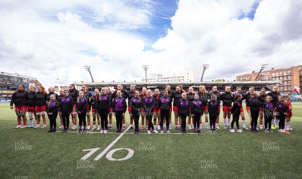 170526 - Wales v Italy, 2026 Guinness Women’s 6 Nations - The Wales team line up for the anthems ahead of the match