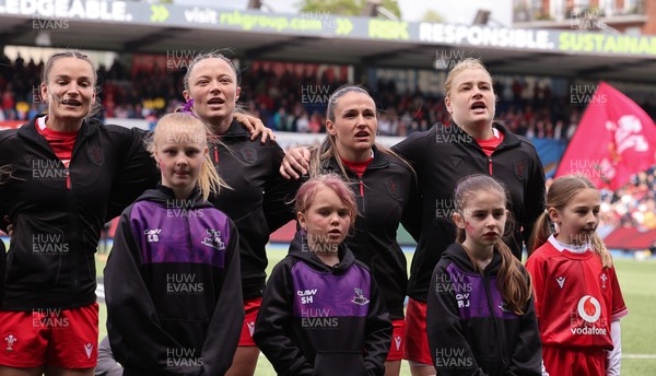 170526 - Wales v Italy, 2026 Guinness Women’s 6 Nations - Jasmine Joyce of Wales, Alisha Joyce of Wales, Kayleigh Powell of Wales and Bethan Lewis of Wales  during the anthems