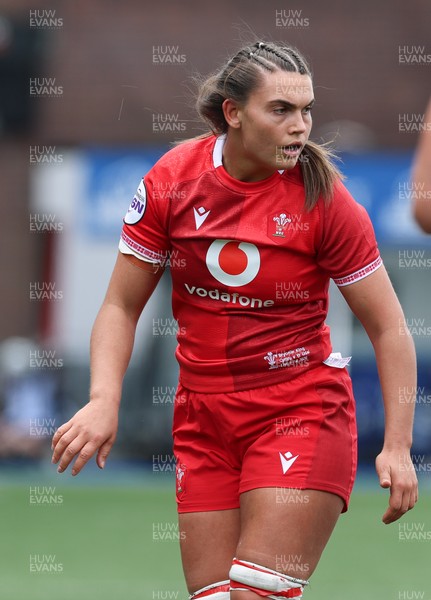170526 - Wales v Italy, 2026 Guinness Women’s 6 Nations - Bryonie King of Wales