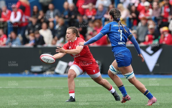 170526 - Wales v Italy, 2026 Guinness Women’s 6 Nations - Lleucu George of Wales takes on Alissa Ranuccini of Italy