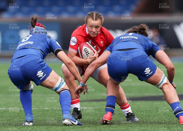170526 - Wales v Italy, 2026 Guinness Women’s 6 Nations - Lleucu George of Wales