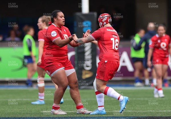 170526 - Wales v Italy, 2026 Guinness Women’s 6 Nations - Sisilia Tuipulotu of Wales and Donna Rose of Wales