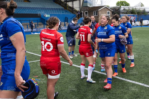 170526 - Wales v Italy, 2026 Guinness Women’s 6 Nations - Players congratulate each other at the end of the match