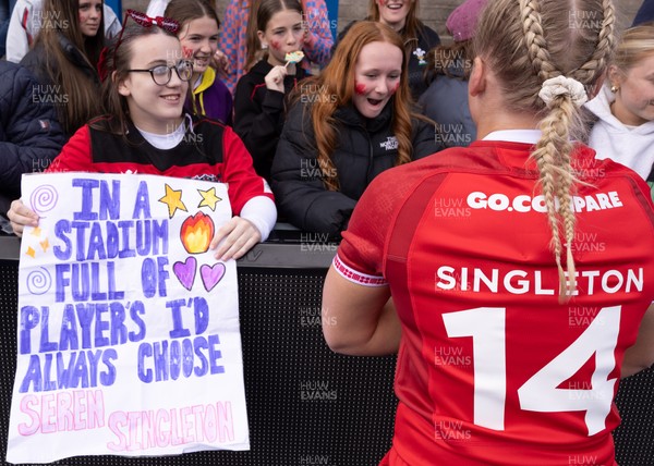 170526 - Wales v Italy, 2026 Guinness Women’s 6 Nations - Seren Singleton of Wales with fans