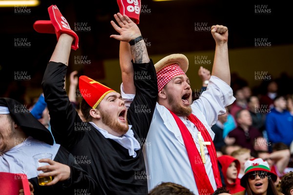 190322  - Wales v Italy - Guinness Six Nations  - Italy fans celebrate at final whistle 