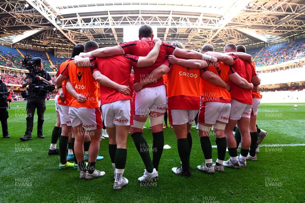 190322 - Wales v Italy - Guinness Six Nations - Alun Wyn Jones of Wales during huddle