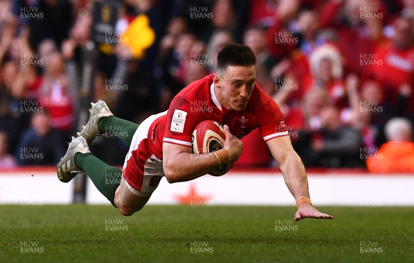 190322 - Wales v Italy - Guinness Six Nations - Josh Adams of Wales runs in to score try