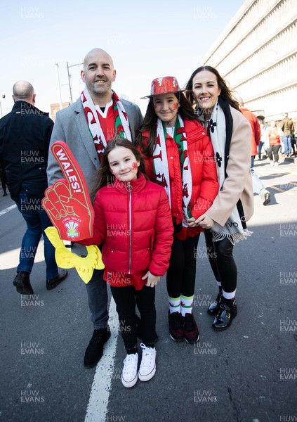 190322 - Wales v Italy - Guinness 6 Nations - Fans outside the stadium before the game