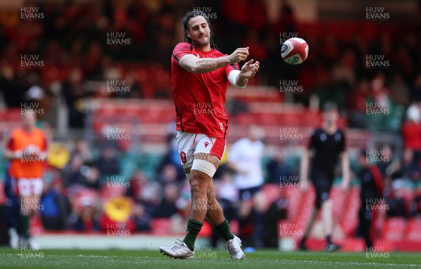 190322 - Wales v Italy - Guinness 6 Nations - Josh Navidi of Wales during the warm up