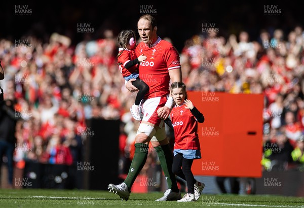 190322 - Wales v Italy - Guinness 6 Nations - Alun Wyn Jones of Wales walks onto the field with daughters Mali and Efa