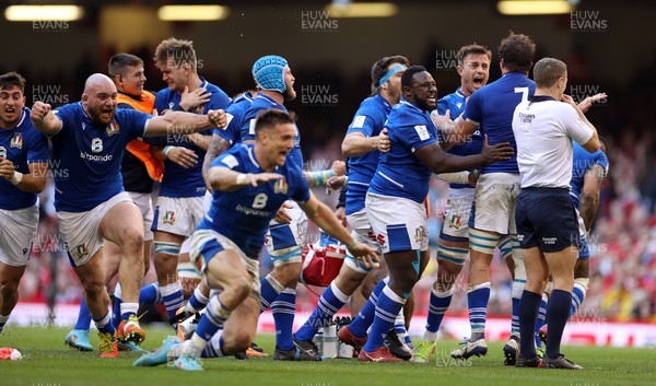 190322 - Wales v Italy - Guinness 6 Nations - Italy celebrate winning the game at full time