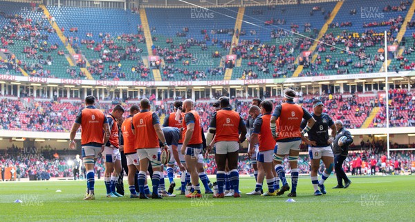 190322 Wales v Italy, Guinness Six Nations 2022 - Italy players warm up  warm up ahead of the match