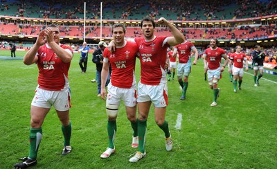 20.03.10 - Wales v Italy - RBS Six Nations 2010 - Huw Bennett, Andrew Bishop and Mike Phillips of Wales celebrate win. 