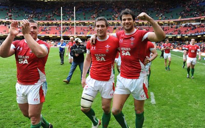 20.03.10 - Wales v Italy - RBS Six Nations 2010 - Huw Bennett, Andrew Bishop and Mike Phillips of Wales celebrate win. 