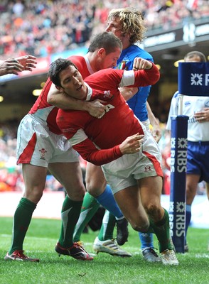 20.03.10 - Six Nations Rugby, Wales v Italy Wales' James Hook is congratulated by Shane Williams after scoring try 