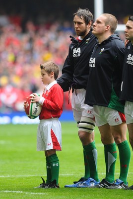 20.03.10 - Six Nations Rugby, Wales v Italy Wales team line up for the anthems 