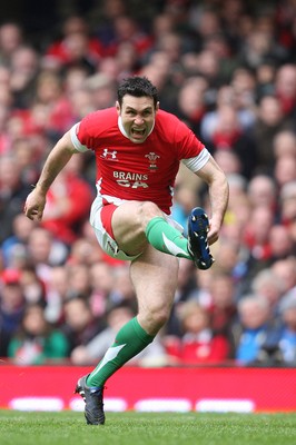 20.03.10 ... Wales v Italy, RBS 6 Nations 2010 -  Wales' Stephen Jones  