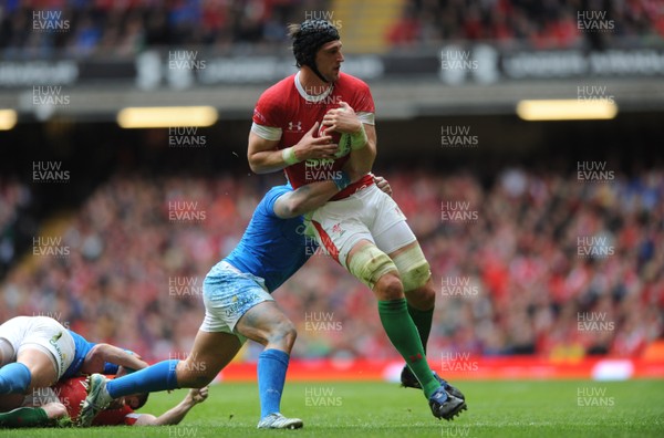 20.03.10 - Wales v Italy - RBS Six Nations 2010 - Luke Charteris of Wales is tackled by Leonardo Ghiraldini of Italy. 