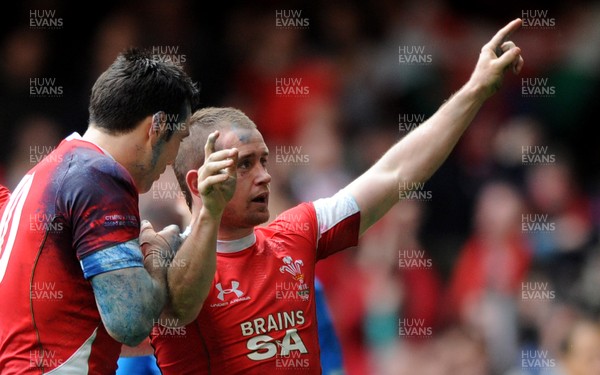 20.03.10 - Wales v Italy - RBS Six Nations 2010 - Shane Williams of Wales celebrates his try. 
