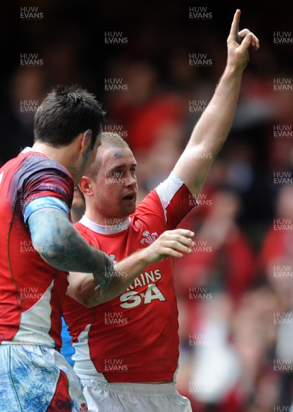 20.03.10 - Wales v Italy - RBS Six Nations 2010 - Shane Williams of Wales celebrates his try. 