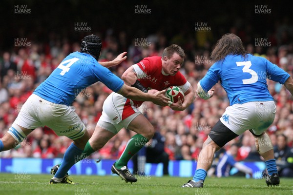 19.03.10 Wales v Italy... Wales' Matthew Rees between Italy's Quintin Geldenhuys  and Italy's Martin Castrogiovanni(rt). 